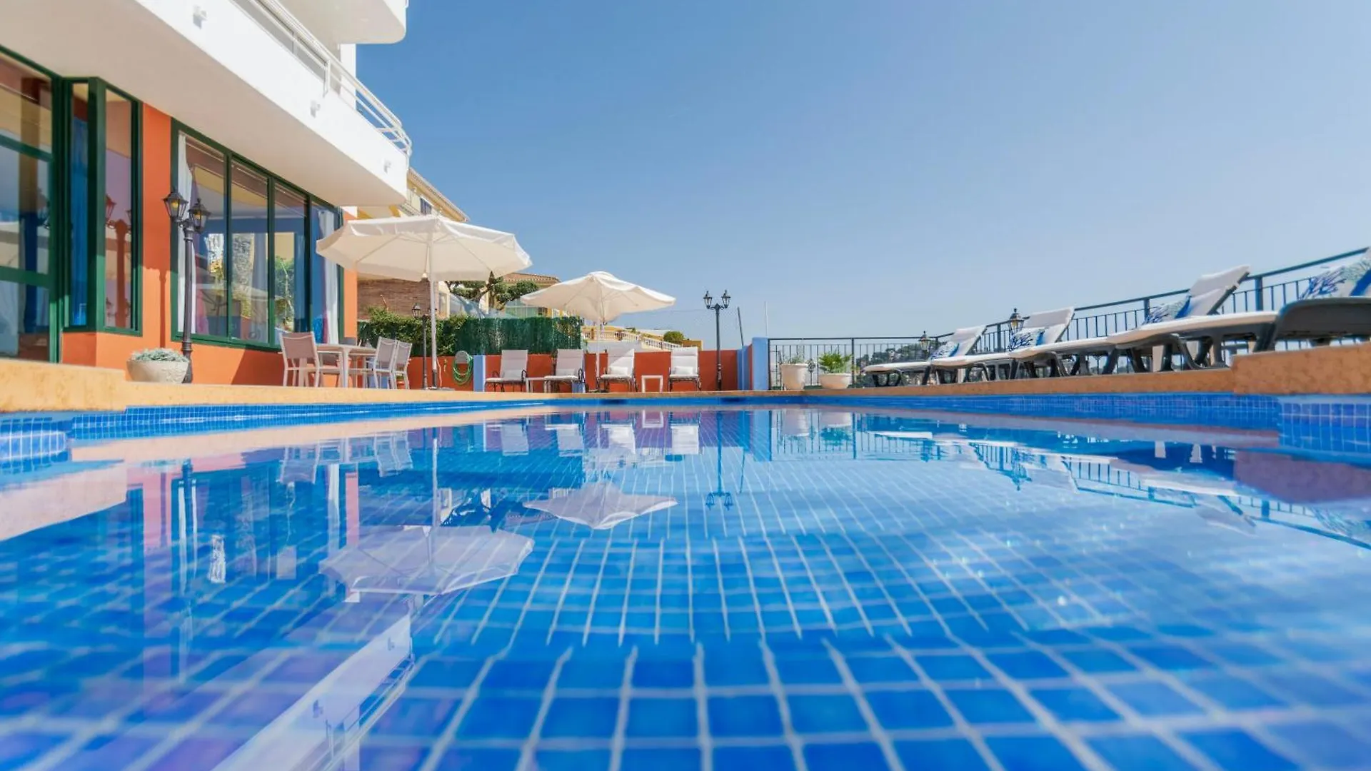 Lägenhet Mediterraneo Outdoor Pool Málaga